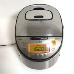 Item thumbnail for item 8154a269-3815-47fd-859c-9cdedbf8db53