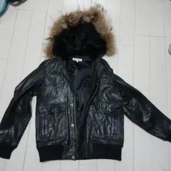 ファー付き黒レザーアウター