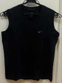NIKE ナイキ Dri-FIT タンクトップ ノースリーブ 刺繍 ワンポイントのサムネイル