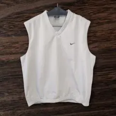【人気】NIKE GOLF ナイキゴルフVネック ベスト L 撥水 グレー 刺繍
