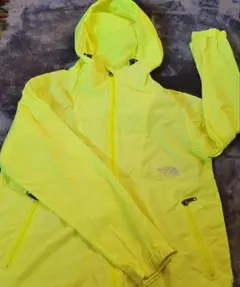 ザ・ノースフェイス　フード付きジャンパー　蛍光イエロー　S　男女　試着のみ　風避