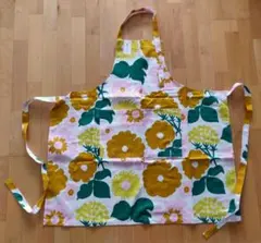 メルカリ便♡花柄＆水玉（ドット） エプロン♡昭和レトロ♡デニプロン