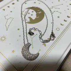 三日月型ストーンネックレス