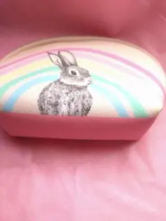 Olivia Burton ウサギと虹のポーチのサムネイル