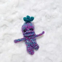 ストロベリームーン　マンドラゴラのあみぐるみ