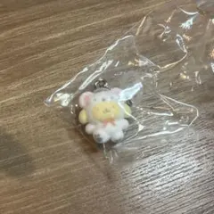 サンリオ　ポムポムプリン　ふわふわスノー　めじるしアクセサリー