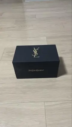Yves Saint Laurent ギフトボックス 中型 ブラック