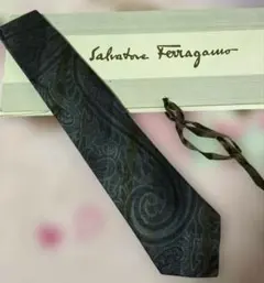Salvatore Ferragamo フェラガモ　ネクタイ　メンズ　ビジネス