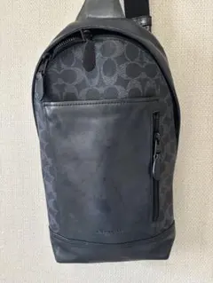 Coach ブラック ボディバッグ