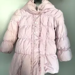 メゾピアノ　淡いピンクのフリル付き中綿コート