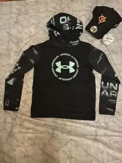 ゆう★プロフ見て★ 様⭐️アンダーアーマーフード付きパーカー