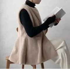 【新品】ペプラムファーベスト ロング丈 ベージュ◾️NOSTALGIA ノスタル