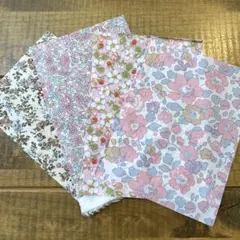 リバティ　はぎれ　カットクロス　ベッツィ ムーンモス　ペイザンヌ　ハニーハニー