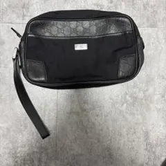 GUCCI GGエンボス ボディバッグ ブラック