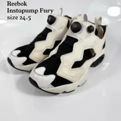 Reebok リーボック　ポンプフューリー（24,5）スニーカー　黒白