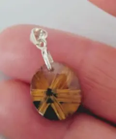 太陽放射ルチル68番　ぷちペンダントトップ