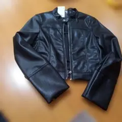 H&M　ブラックショート丈レザージャケット XS