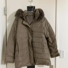 アテニア　コレクションダウンコート　フォックスファー付き　ベージュ