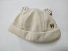 クマ耳付きクリーム色ベビー帽子