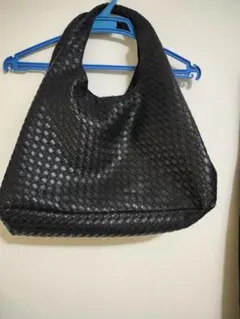 編み込みショルダーバック　ブラウン