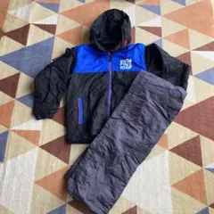 子ども用スキーウェアセット（黒と青）