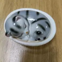 陶器製 猫の置物 小物入れ バスケット型