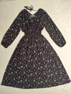 ☆週末限定価格☆新品未使用 RayCassin 小花柄長袖カシュクールワンピース