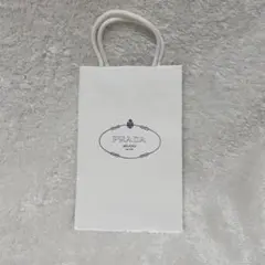 PRADA ホワイト ショップ袋