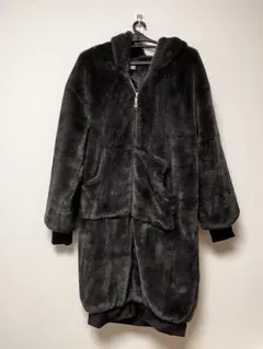 フード付きダークグレーファーコート