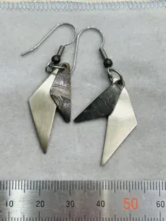 ジオメトリックデザイン ピアス(両耳用)