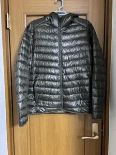 ユニクロ　ディズニーウルトラライトダウンフードジャケット