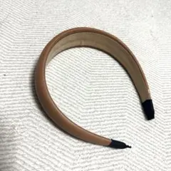 韓国風　フェイクレザー　カチューシャ