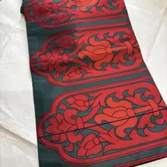 名古屋帯 赤と緑の柄