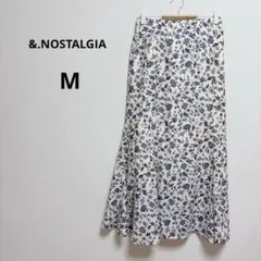 アンドドットノスタルジア　フレアロングスカート 花柄 白地　総柄　きれいめ　春夏のサムネイル