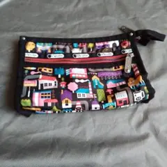 LESPORTSAC*カラフル街並みデザインポーチ