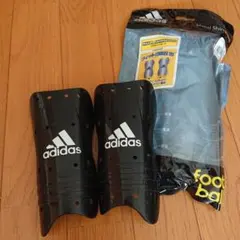 adidas シンガード 黒