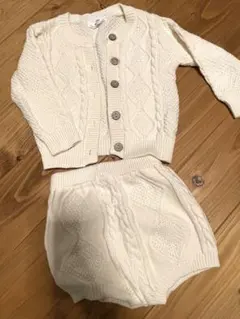 ケーブル編みカーディガンとショートパンツセット（韓国メーカー）