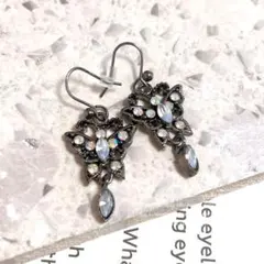 【vintage】シルバーブラック　蝶々　ピアス　オーロラストーン　美品