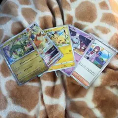 ポケモンカードセット（リザードン、ピカチュウ）