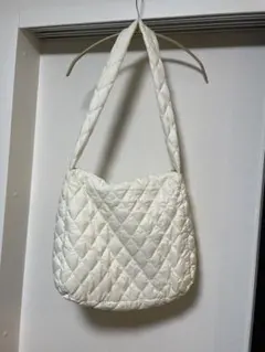 ショルダーバッグ　キルティング