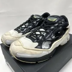 RAF SIMONS × adidas REPLICANT OZWEEGO 白黒のサムネイル