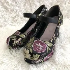 【未使用級】ヨースケ YOSUKE 厚底花柄刺繍ストラップパンプス　Mサイズのサムネイル