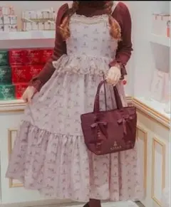 ニナスしまむら　青木美沙子　値札つきレース付きピンクワンピース