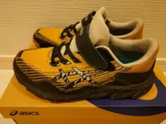 asics LAZERBEAM キッズスニーカー 22.5cm