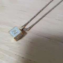 ニナリッチ ネックレス ペンダント キューブ ロゴ ラインストーン ゴールド