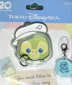 Item thumbnail for item b9bfe24d-046a-4e79-a6d4-0438423b3614