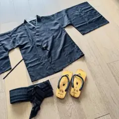 블랙 기모노 스타일 재킷과 나막신 세트