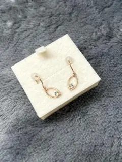 ※値下げしました【美品】EAU DOUCE4℃ 両耳ピアス ゴールドシンプル