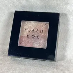 アピュ アイシャドウ FLASH BOX 02 LUSTERING TIMEのサムネイル