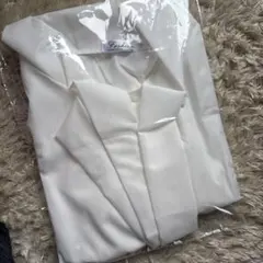 ホワイトリボン付き長袖シャツ